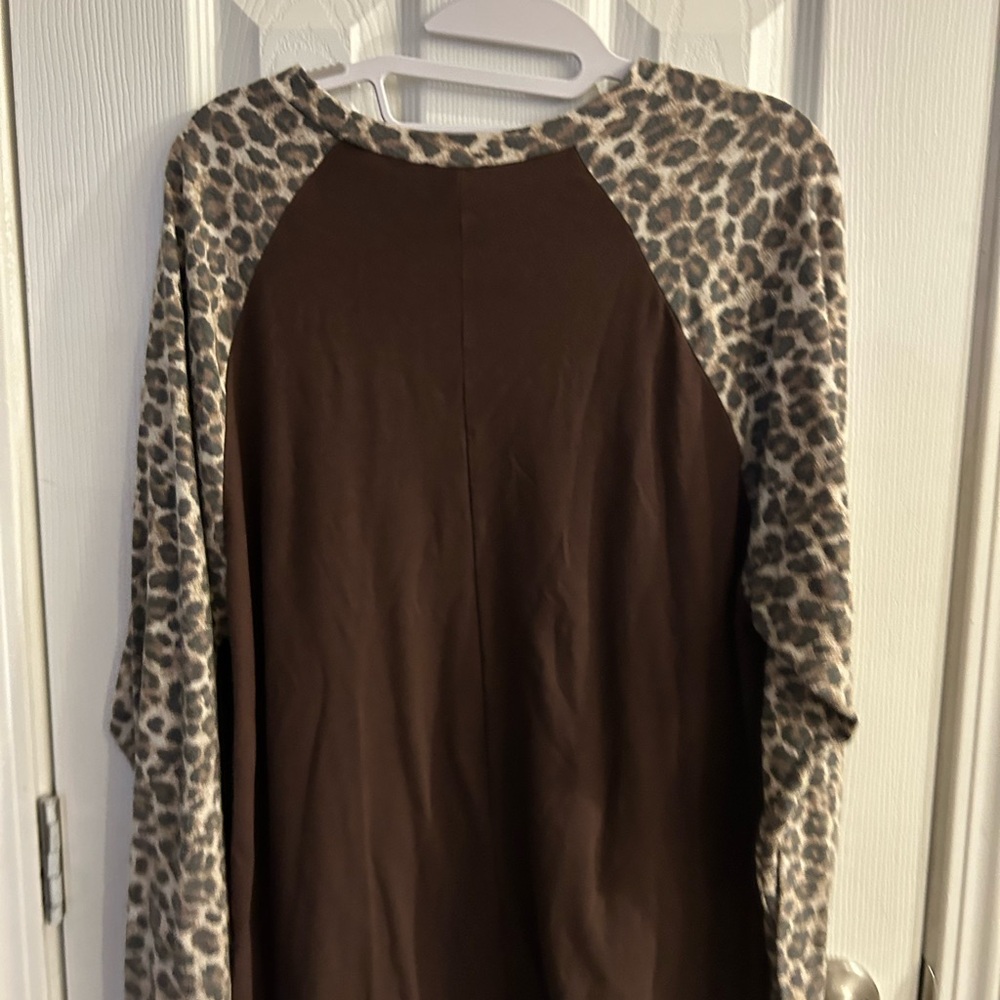 Brown and leopard long sleeve L